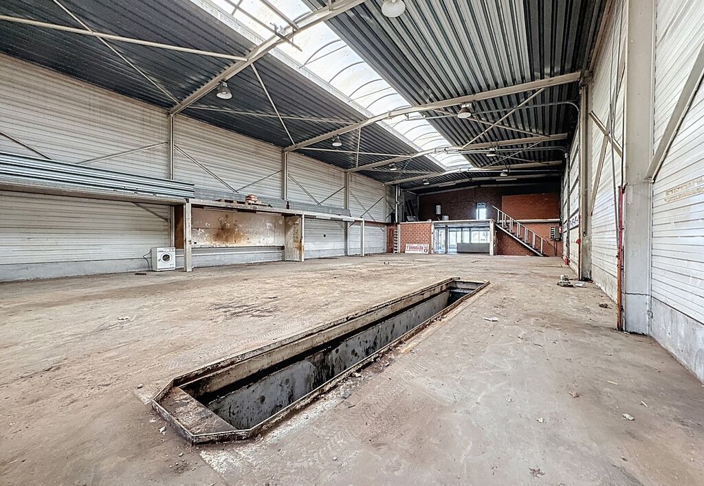 Industrieel gebouw te koop in Zemst