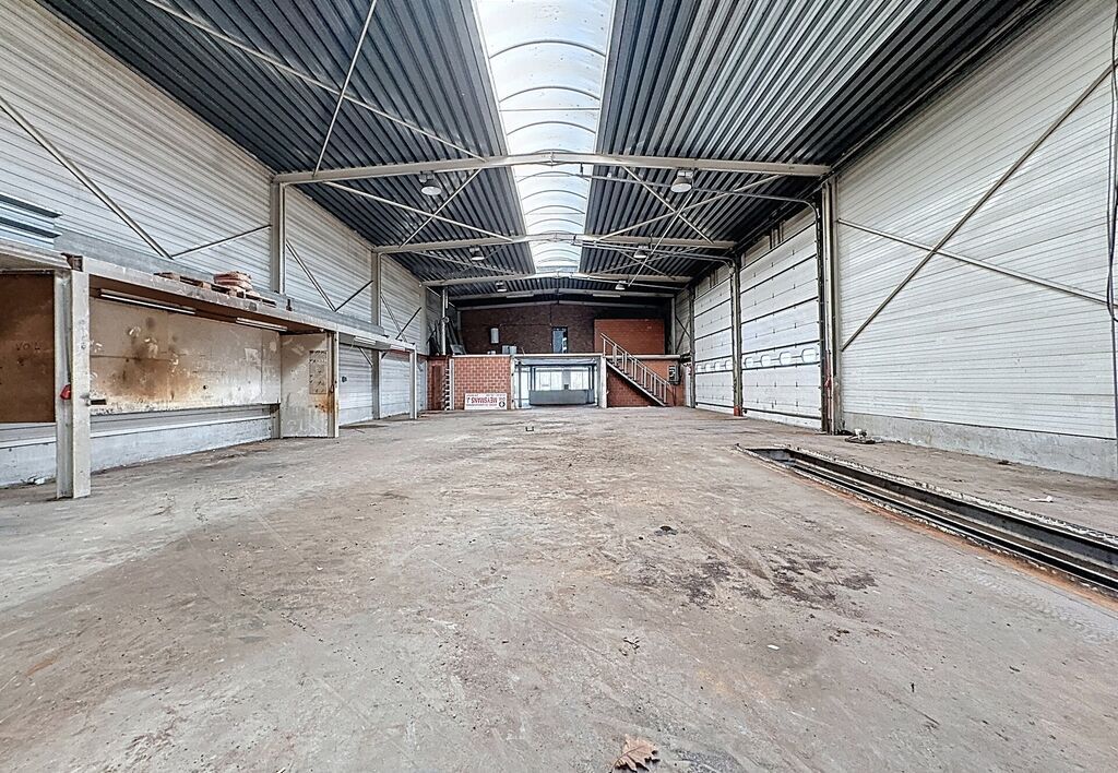 Industrieel gebouw te koop in Zemst