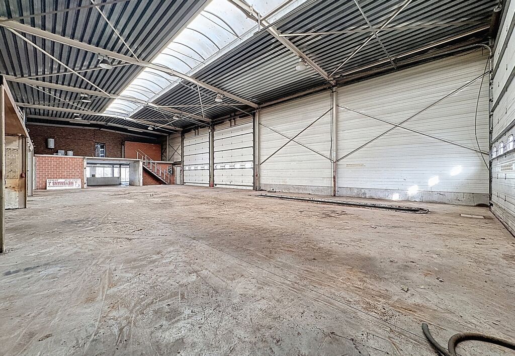Industrieel gebouw te koop in Zemst