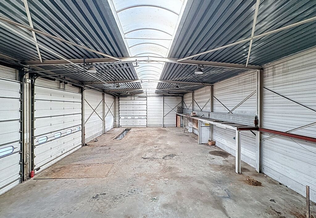 Industrieel gebouw te koop in Zemst