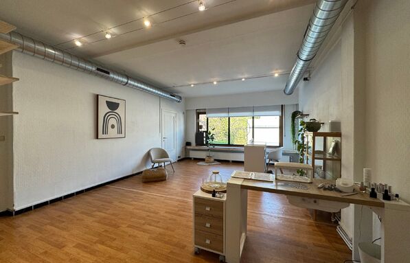 Commercieel gelijkvloers te huur in Zemst