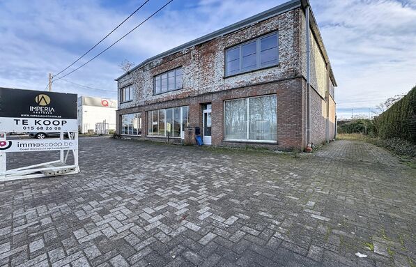 Industrieel gebouw te koop in Zemst