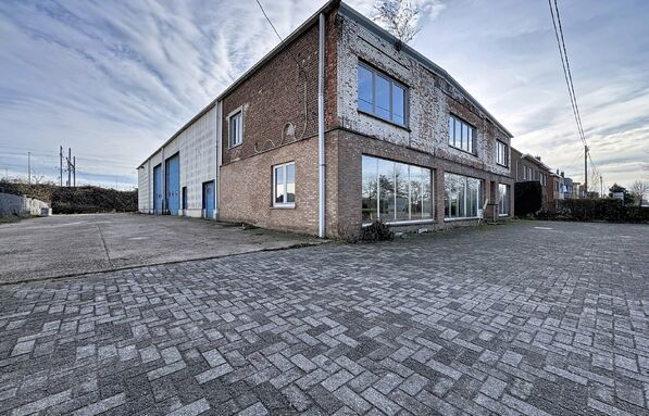 Industrieel gebouw te koop in Zemst